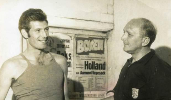 Albert Groen met Eppie van Houten bij B.A.V. Frisia